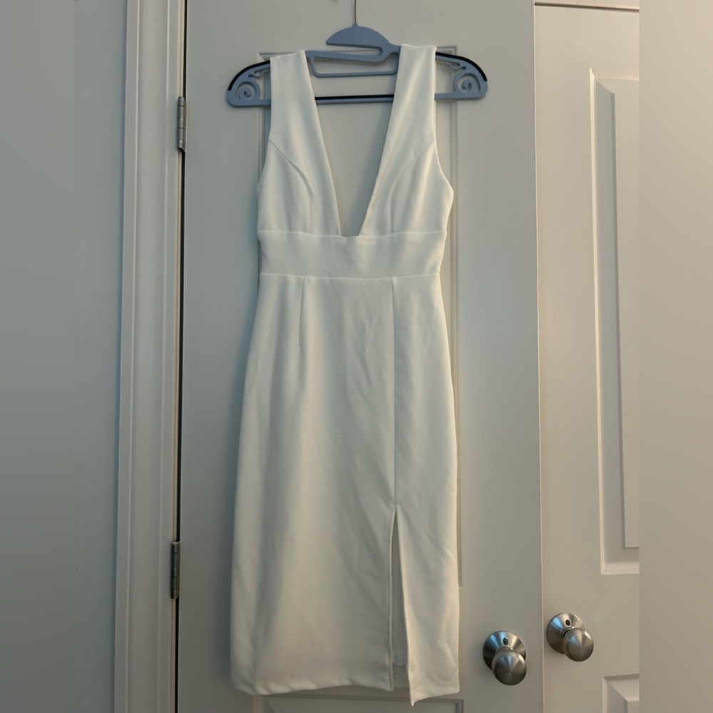 Hello Molly NWT - White Open Back Plunge Neckline Midi Dress